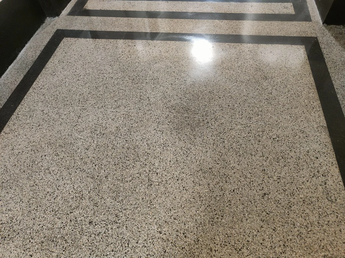 Szlifowanie Lastryko - Szkoła Masażu nr 2 - zdjęcie z realizacji